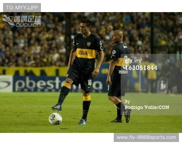 足球传奇后代齐聚一堂，下一代球星的星光璀璨未来可期